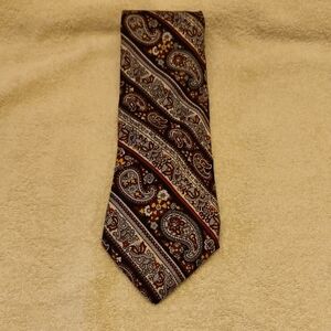 Paisley Patterned Men's Tie